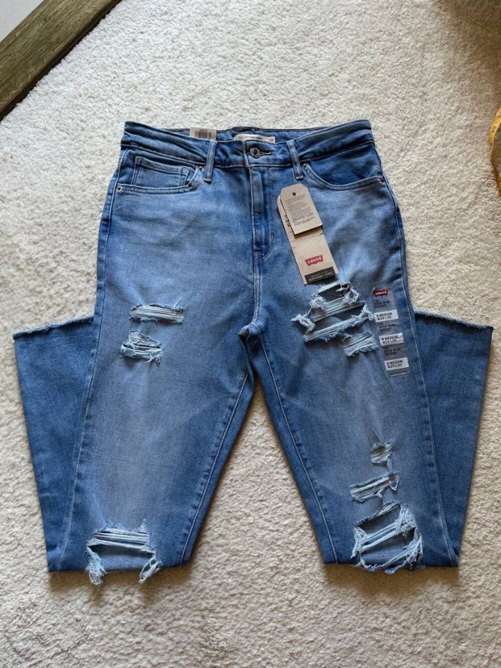 NWT Levi's High Rise Skinny Distressed Cut Off Jeans Size 29/30